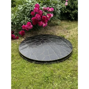 Copertura per pozzo decorata